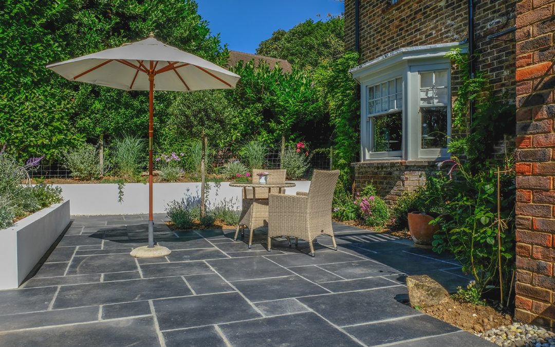 Ideal ways of getting shade into your garden this summer