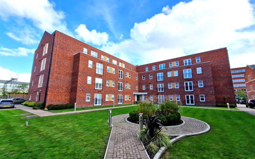 Crescent House, Woodside Park, Rugby