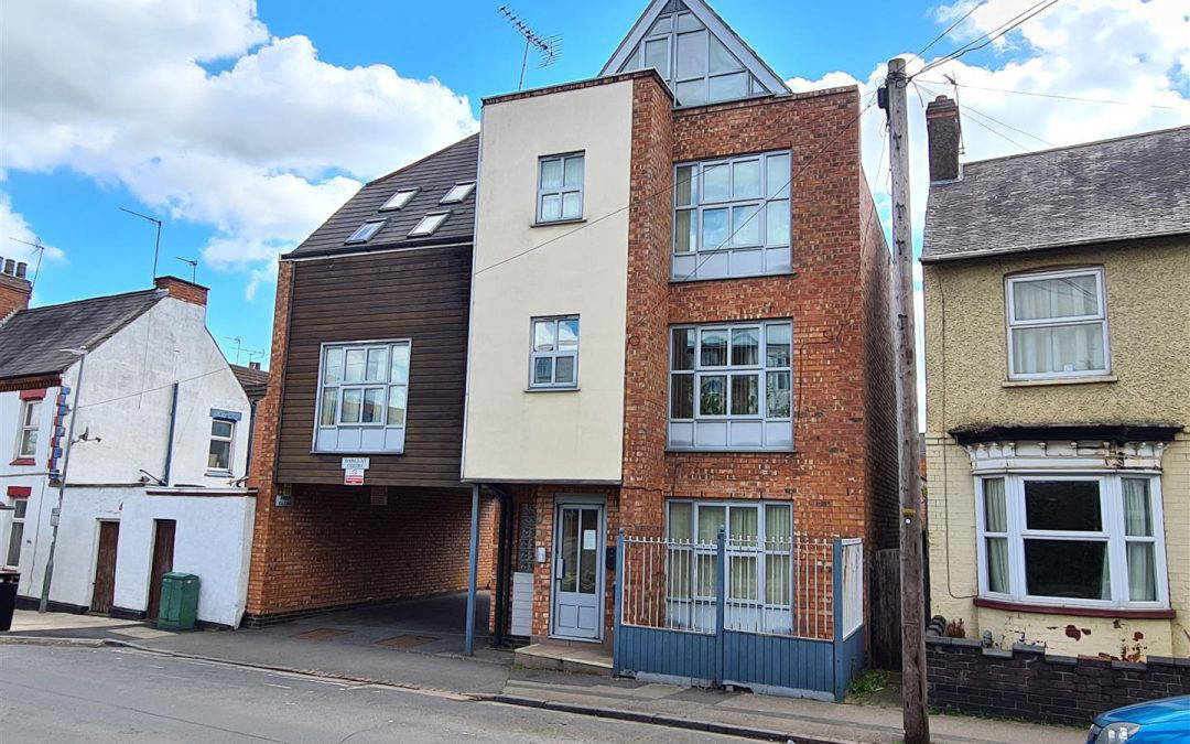 Barclay Court, Rugby