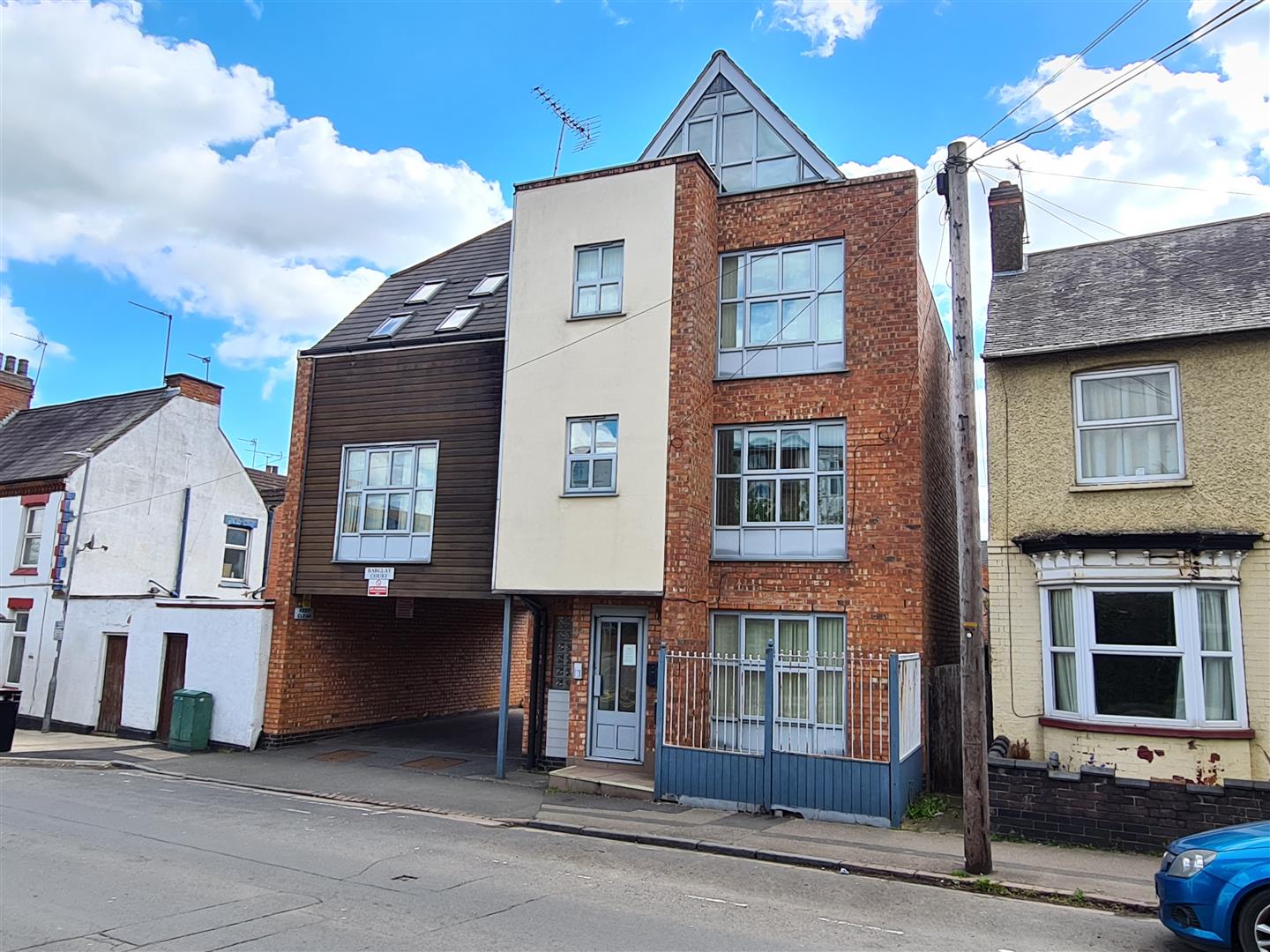 Barclay Court, Rugby